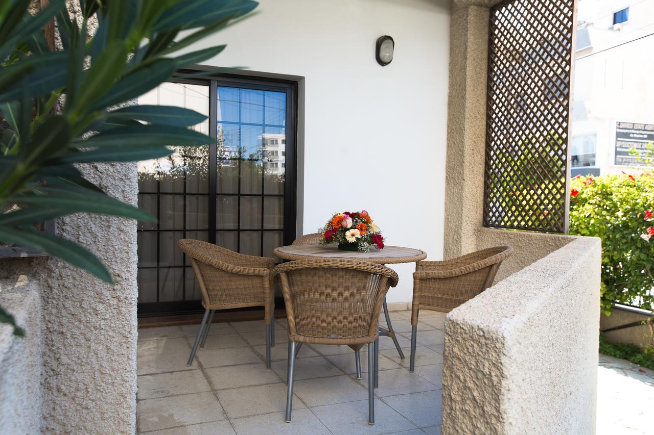 Laila'S Promenade Villa Larnaka Exterior foto